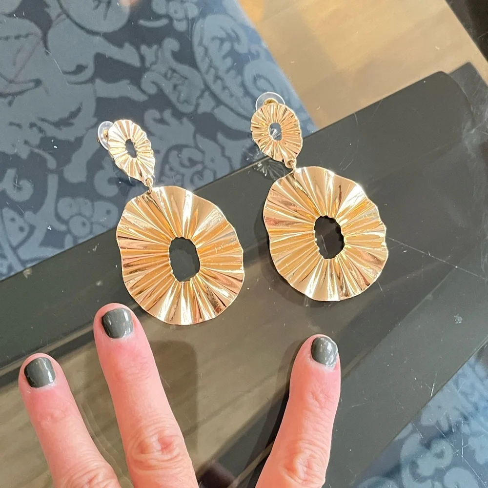 Flash Sale!🔥🔥🎄🎄Large Gold Dangle Earrings